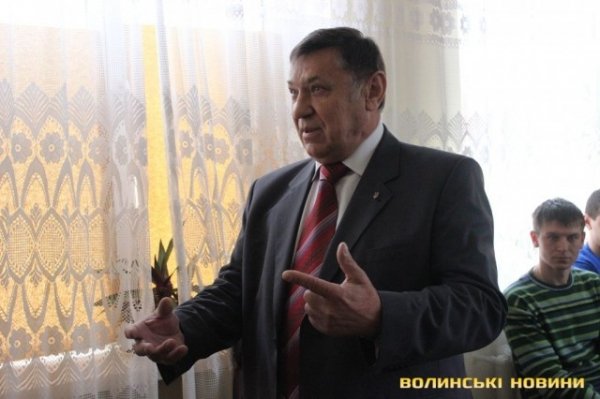 Як «люстрували» головного поштаря Волині. ФОТО. ВІДЕО