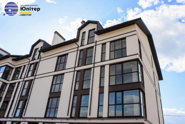 У житловому комплексі «Юпітер» мурують мансардний поверх. ФОТО*