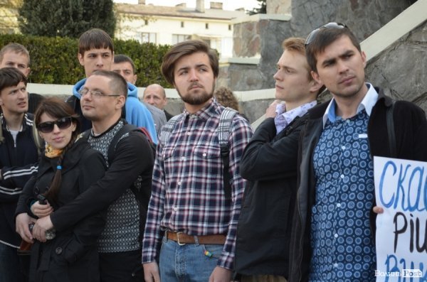 Під луцькою мерією – пікет. ФОТО. ВІДЕО