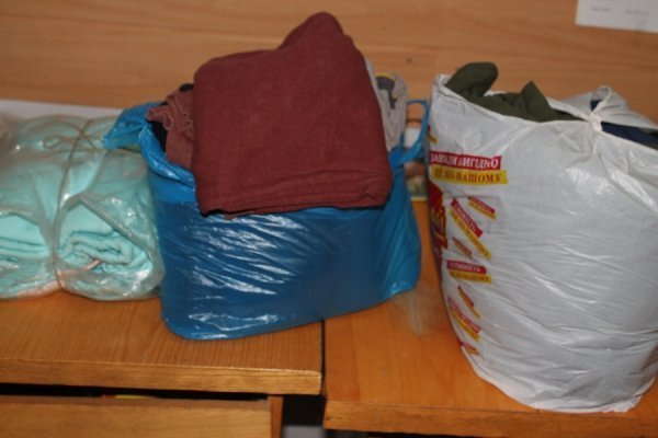 Незнайома волинянка передала бійцям одяг та продукти. ФОТО