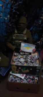 Волинянка в Естонії організувала виготовлення окопних свічок для ЗСУ. ФОТО