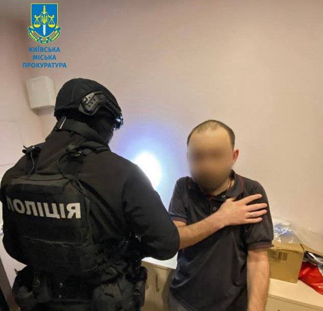 Шахраї з Києва надурили благодійні фонди на мільйон, представляючись військовими