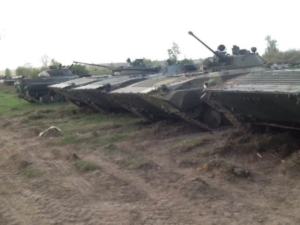 «Автомайдан Волинь» привіз військовим харчі. ФОТО