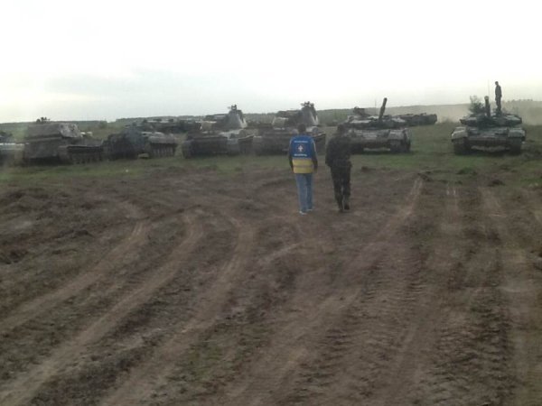 «Автомайдан Волинь» привіз військовим харчі. ФОТО