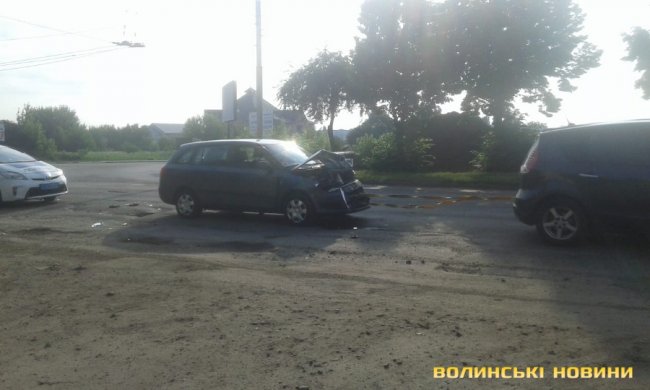 У Луцьку Skoda протаранила Renault. ФОТО