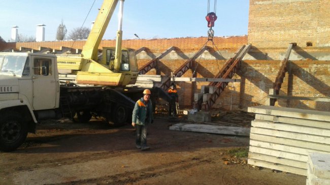 У Ковелі триває реконструкція стадіону «Локомотив». ФОТО