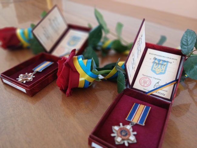 На Волині рідним загиблих воїнів вручили нагороди Героїв. ФОТО