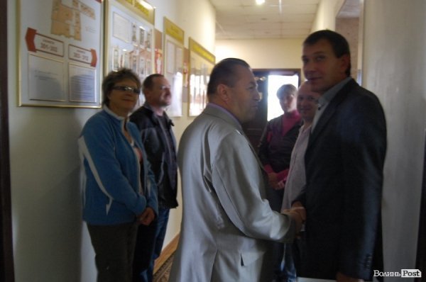 Луцьку міську раду пікетують підприємці. ФОТО