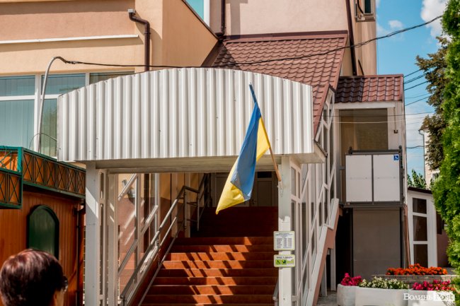 Синьо-жовтий Луцьк: як місто чепуриться до святкувань. ФОТО