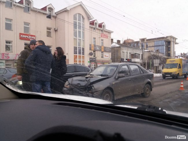 авто, яке постраждало