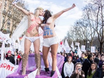 FEMEN підтримали геїв. ФОТО