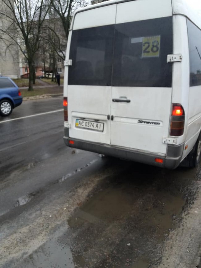 Скандал у маршрутці на Волині: водій нахамив старшій жінці, – соцмережі