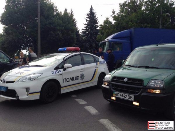 У Луцьку ДТП: легковик врізався у фургон. ФОТО