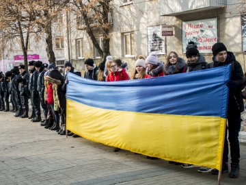 Спільна молитва і «живий ланцюг»: як у Луцьку відзначають століття єдності. ФОТО