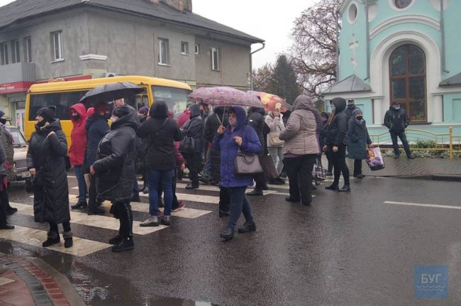 У Володимирі підприємці та працівники ринку влаштували мітинг. ФОТО