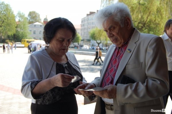 Громадянин краю вдягнувся відповідно до номінації - у вишиванку 