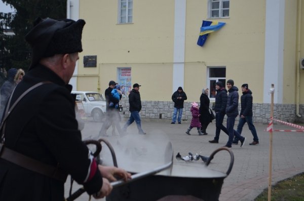 Луцький Євромайдан: люди виходять на віче