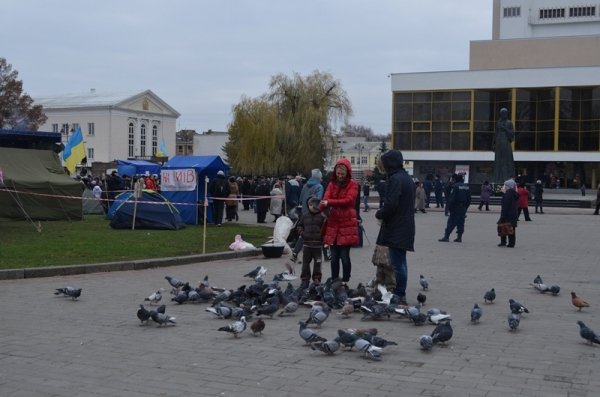 Луцький Євромайдан: люди виходять на віче
