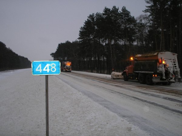 Як на Волині чистять дороги. ФОТО 