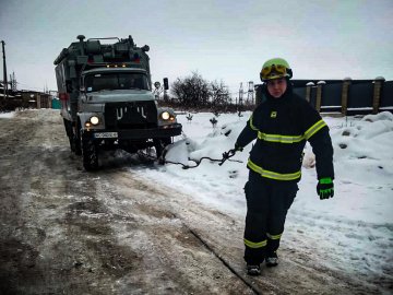Ні туди, ні сюди: фура заблокувала рух вулицею в Луцьку