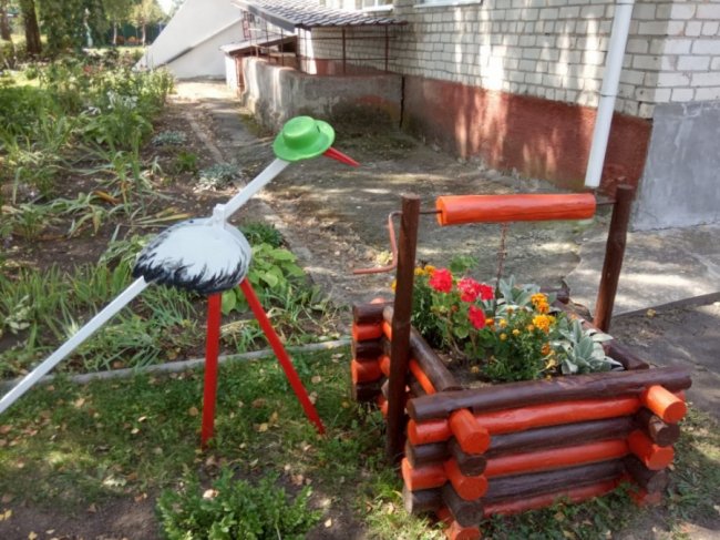 Креативили для дітей: під Луцьком батьки і вчителі прикрасили школу і дитсадок. ФОТО