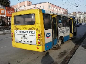 «Тазік з гайками»: лучанин про технічний стан маршрутки №11. ВІДЕО