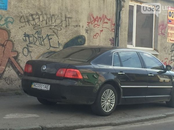 Бондарю «не світять» штрафи за порушення правил паркування. ФОТО. ВІДЕО