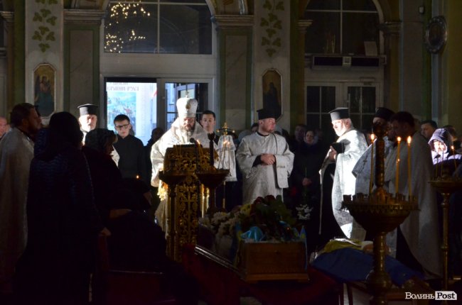 Загинув у день народження: Луцьк попрощався з воїном Віктором Лахаєм. ФОТОРЕПОРТАЖ