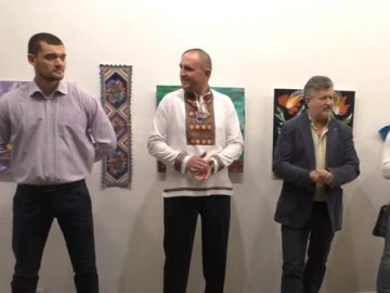 У Луцьку пройшла виставка робіт волинських бійців, які захищали свій світ. ВІДЕО