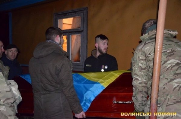 Загиблого Героя Юрія Полозняка зустріли на малій Батьківщині