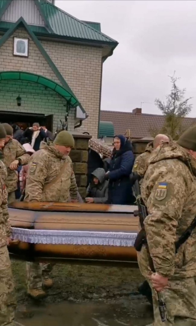 На Волині попрощалися з Героєм Василем Яджиною