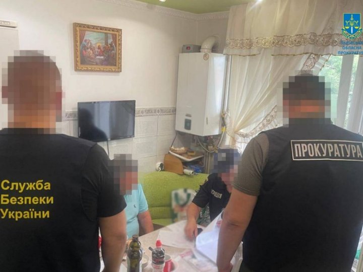 На Львівщині посадовиця із чоловіком-безнесменом привласнила понад 2 мільйони гривень
