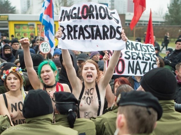 FEMEN влаштували антифашистський мітинг у Берліні. ФОТО
