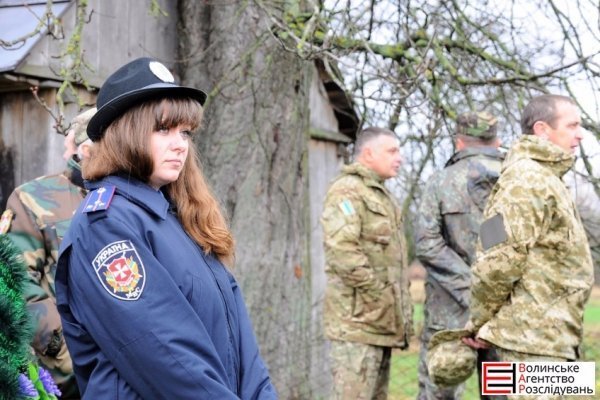 На Волині попрощалися із загиблим в зоні АТО військовослужбовцем. ФОТО