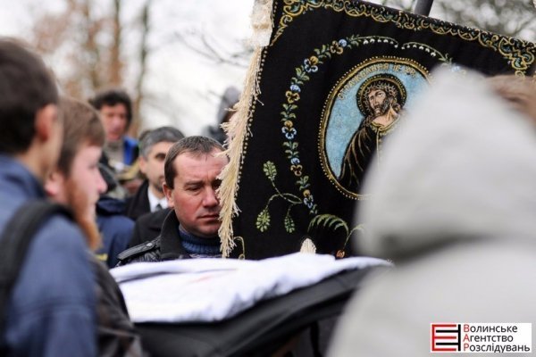 На Волині попрощалися із загиблим в зоні АТО військовослужбовцем. ФОТО