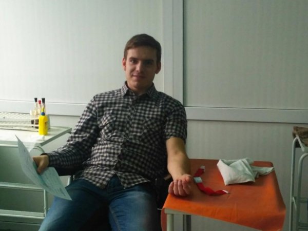 Семінаристи здали кров для хлопця, якого збили на Дубнівській