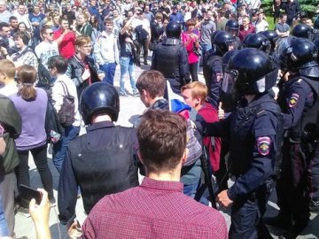 У Росії мітинги опозиції: затримано десятки людей