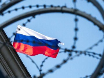 Чому США, Канада та Франція закликали своїх громадян покинути Росію та Білорусь