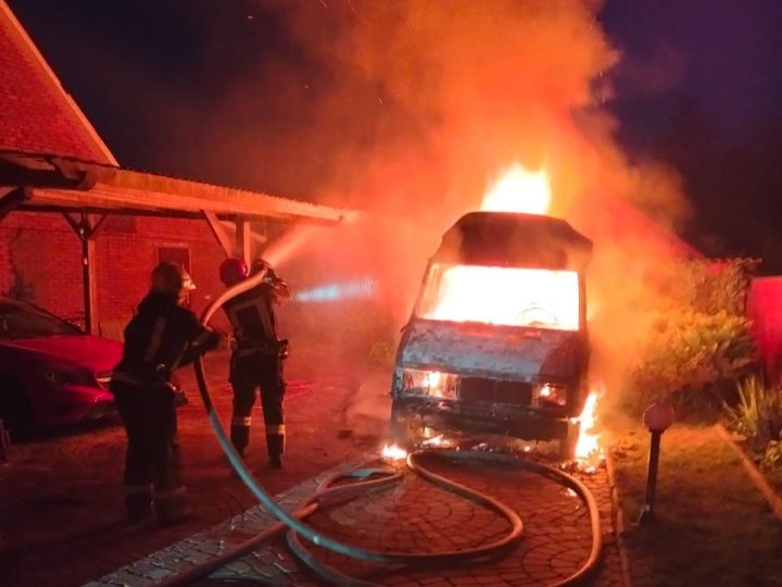 На Волині горів мікроавтобус
