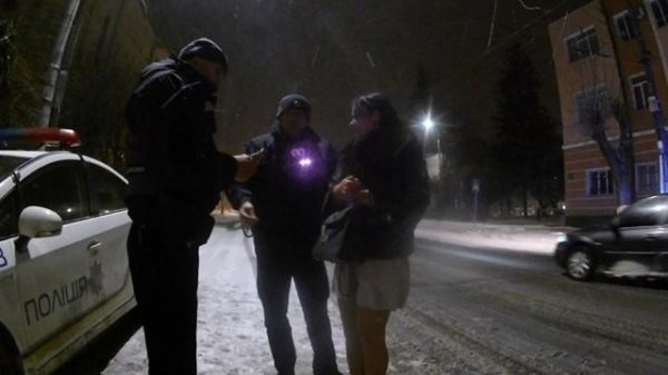 У Луцьку затримали п’яну дівчину за кермом машини