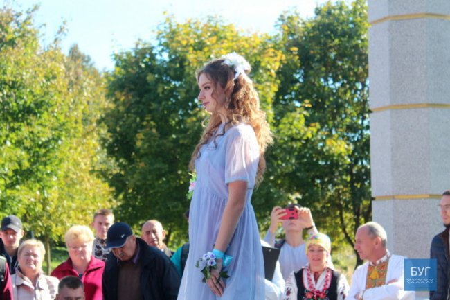 На Волині відбувся показ весільних суконь різних епох. ФОТО