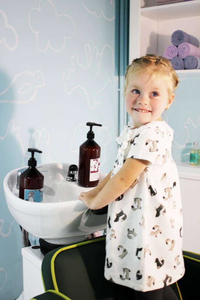 У луцькому «Промені» працює «Сімейна перукарня». ФОТО*