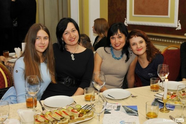 «Зима. Кохання. Новий Рік»: поетичний вечір з присмаком моди в Луцьку