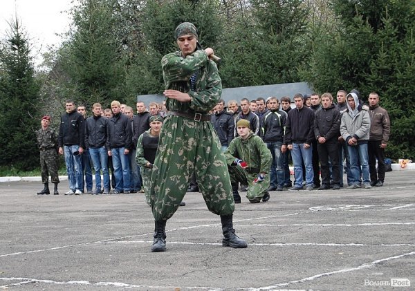 Як волинських юнаків проводжали в армію. ФОТО