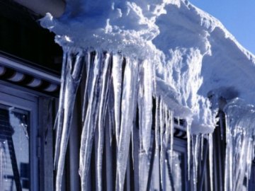 Смерть від бурульки: на Сумщині в лікарні помер 28-річний чоловік