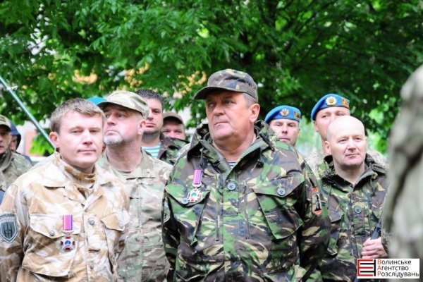 Учасники бойових дій пікетують військову прокуратуру в Луцьку. ФОТО