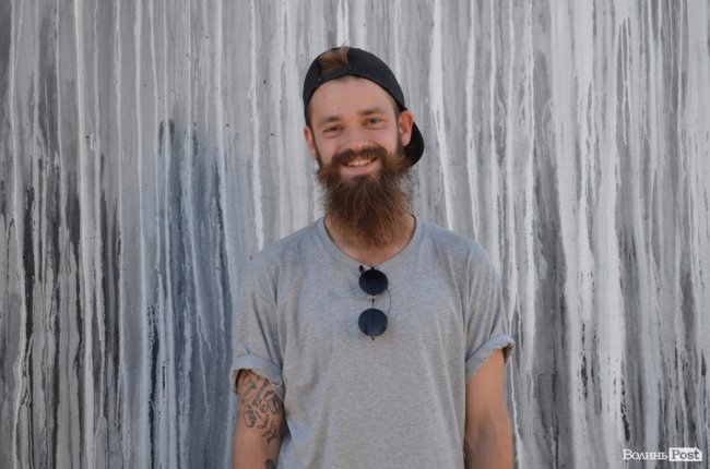 Запорізький митець подарував лучанам «трохи гармонії та релаксу»