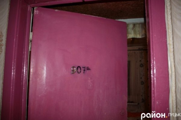 Гламурні двері до кімнати дівчат