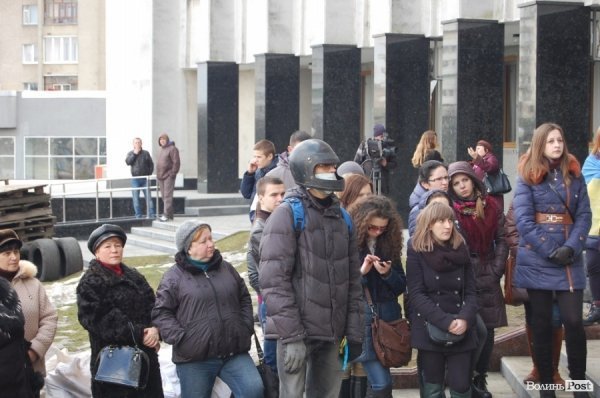 Під Волиньрадою – мітинг. ФОТО