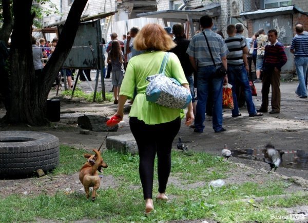 «Шукаємо свої речі серед сміття», – мешканці зруйнованих квартир